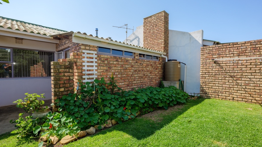 2 Bedroom Property for Sale in Napier Western Cape